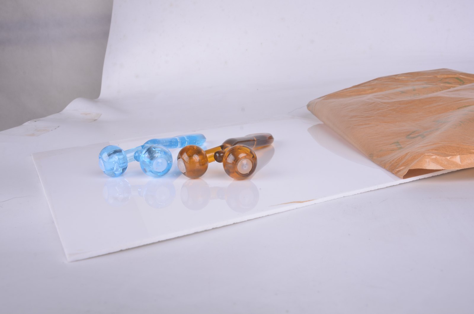 HX-6099 Y-Shaped Mini Face & Body Massage Roller for Gifts product photo 4