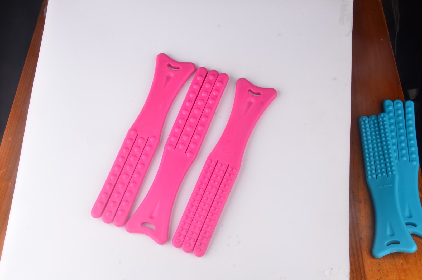 HX-6699 Three-Finger Meridian Massage Patting Stick for Body Relaxation product photo 2